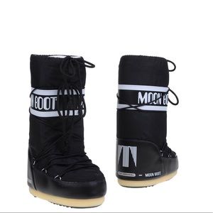 Moon boots